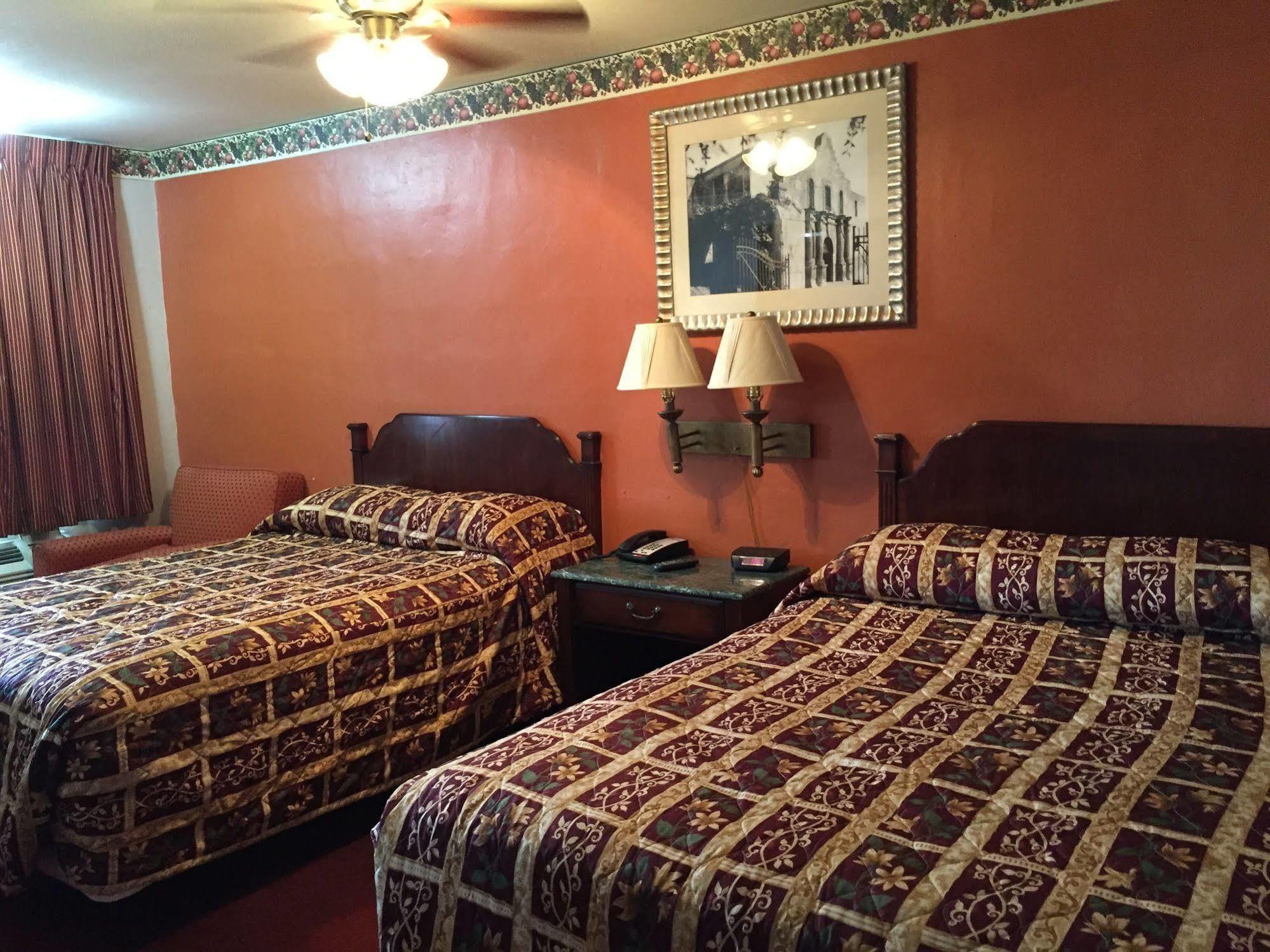 Deluxe Inn Airport McAllen Eksteriør billede