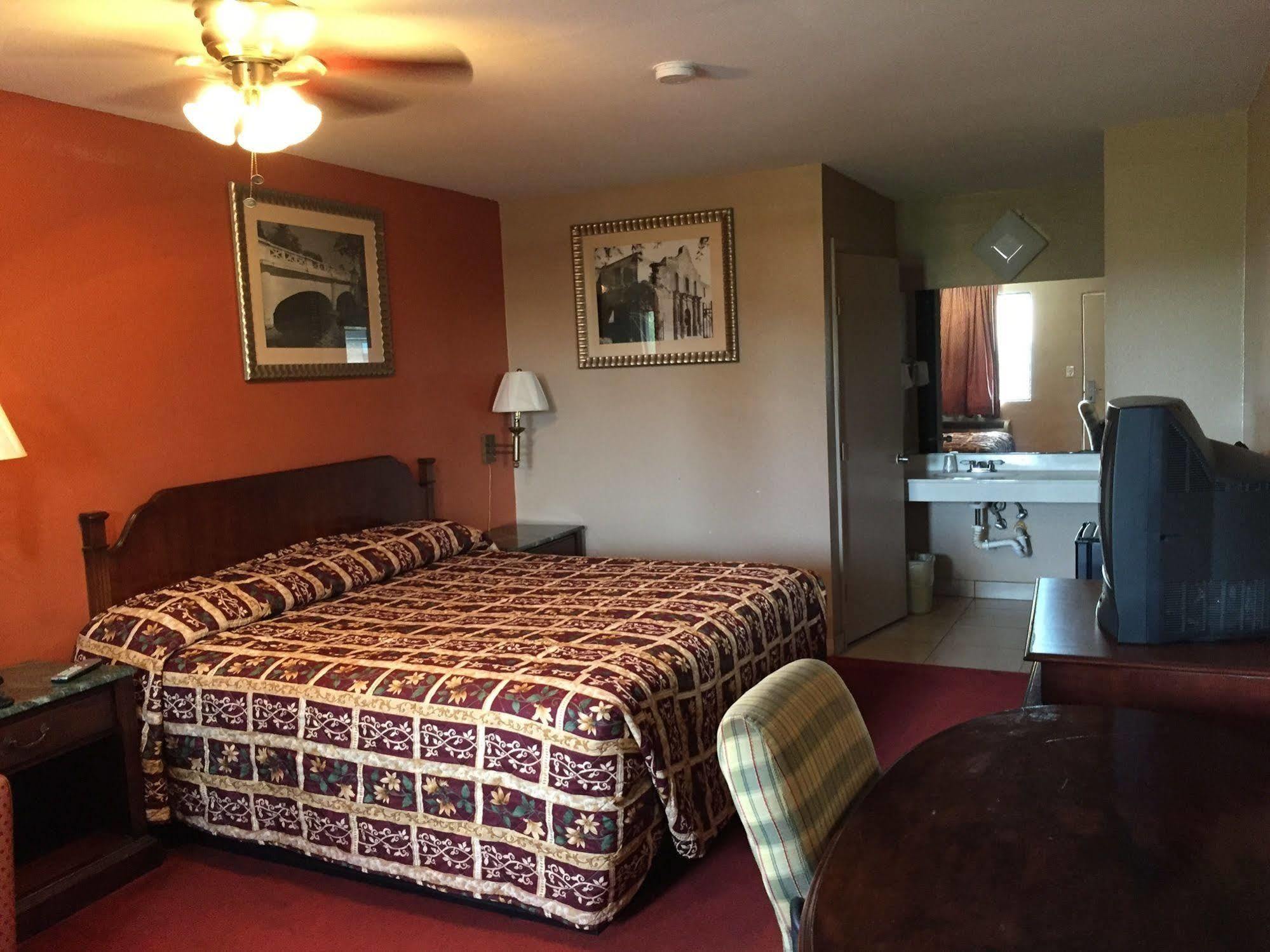 Deluxe Inn Airport McAllen Eksteriør billede