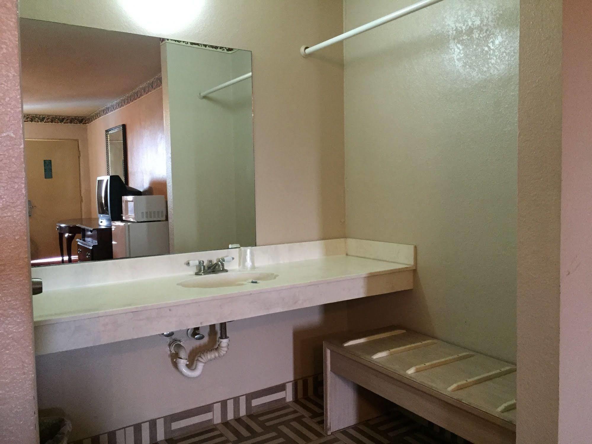 Deluxe Inn Airport McAllen Eksteriør billede